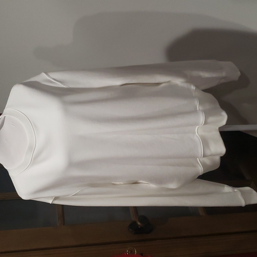 White heavy cotton sweatshirt nwot